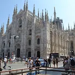 Studio Apartment Duomo Square